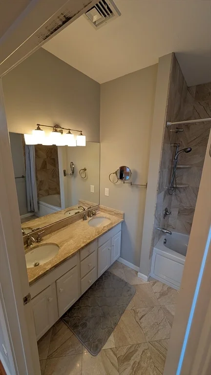 894 Main St, Wakefield