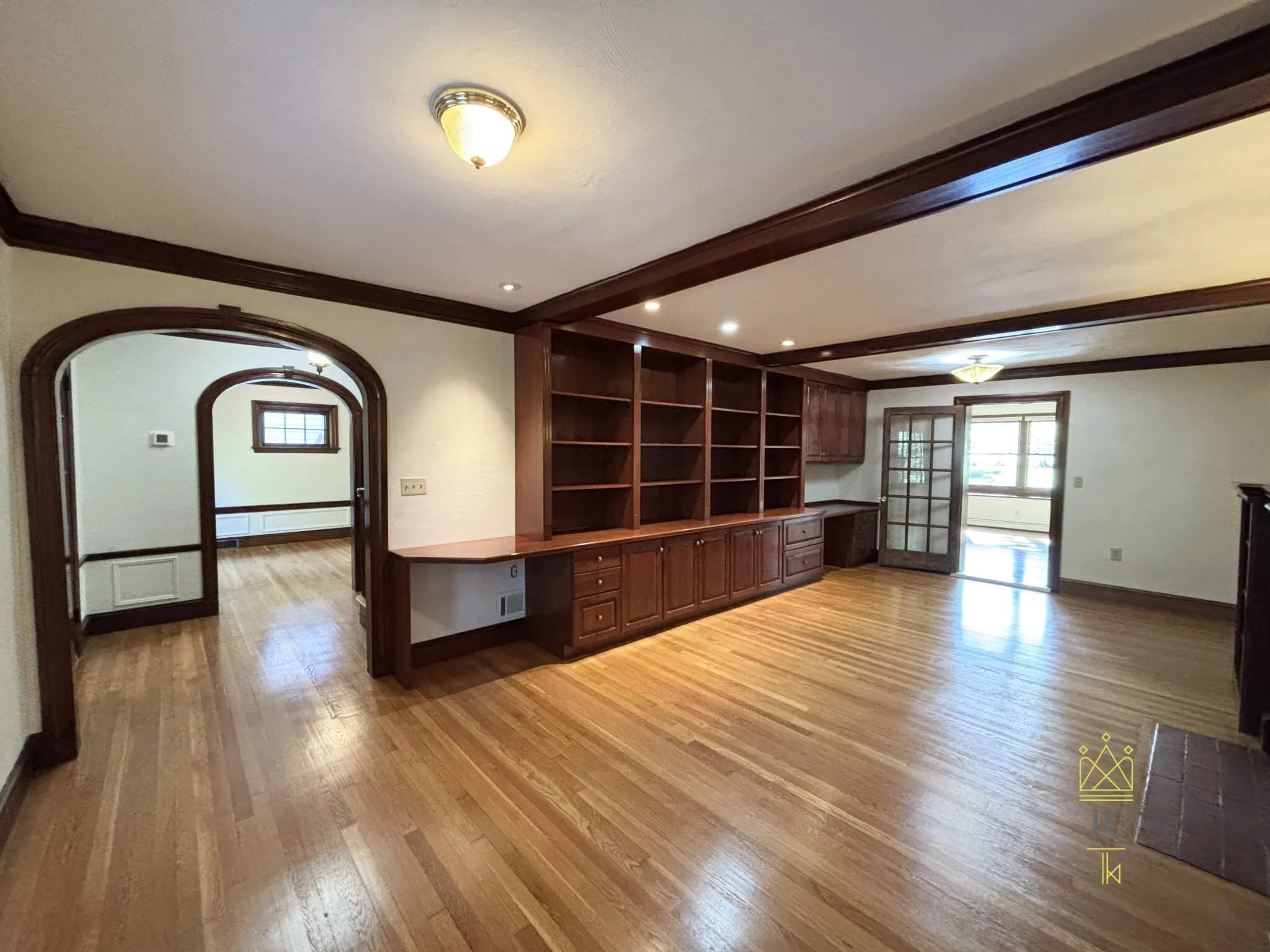 33 Clearwater Rd, Chestnut Hill