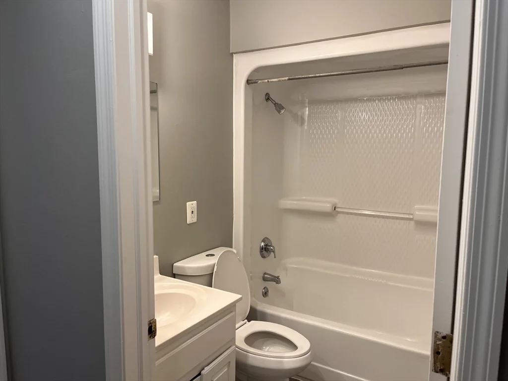 242 Park Ave, Revere