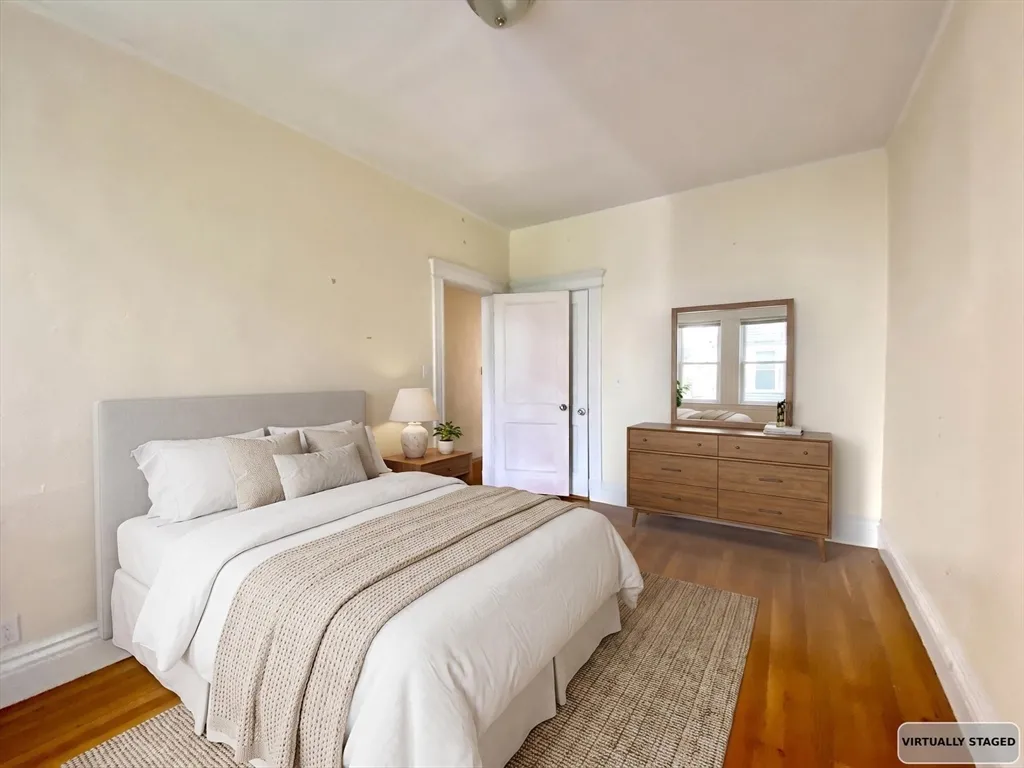 144 Coolidge St, North Brookline