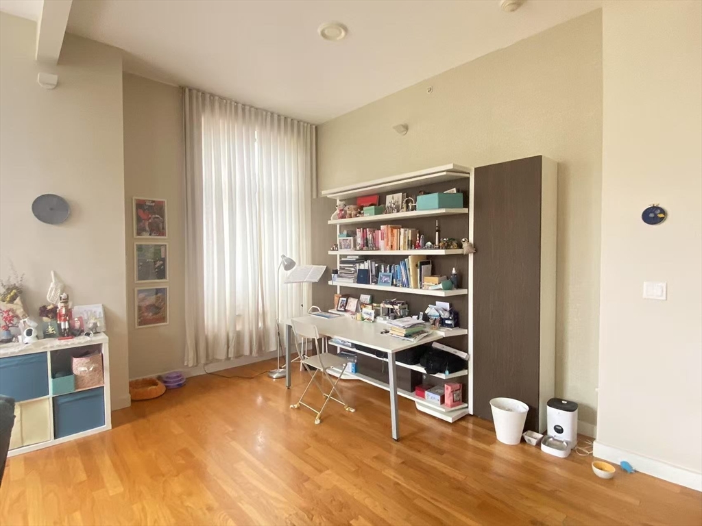 2 Rollins St, Boston