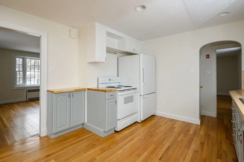 25 Bayberry Ln, Cohasset