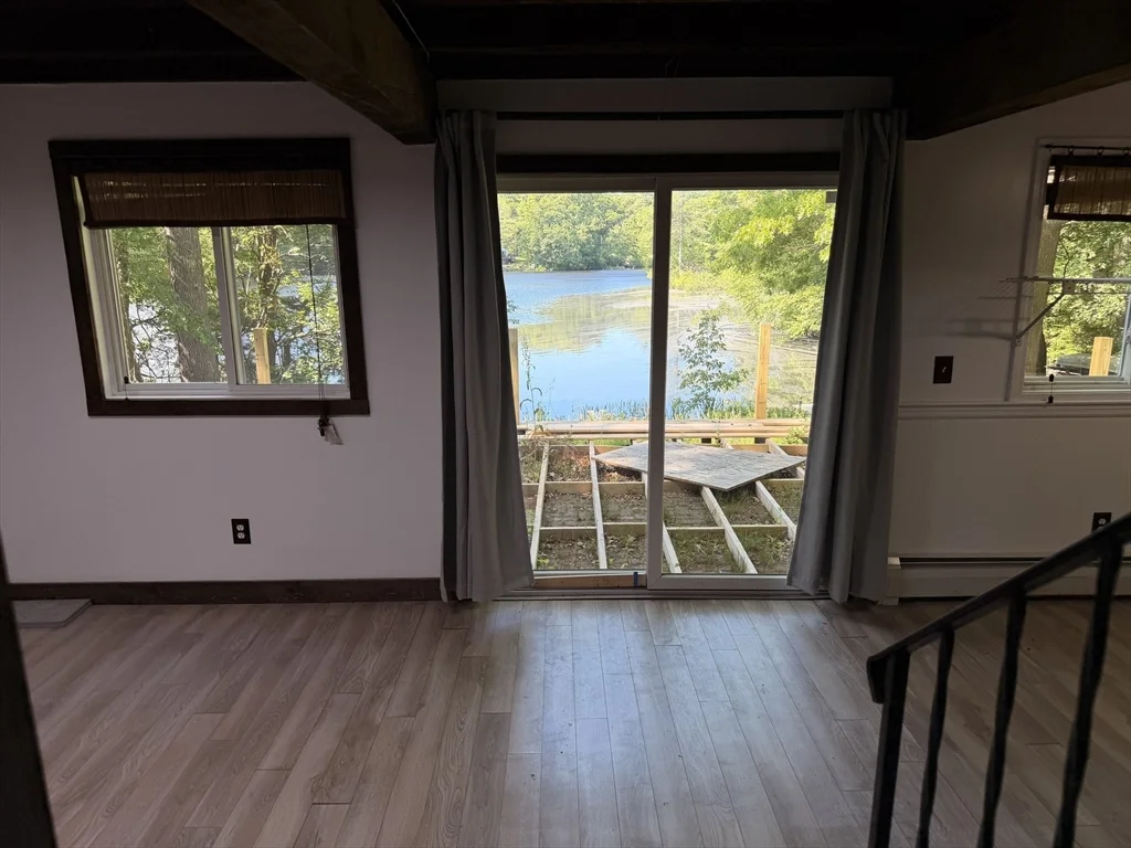 56 Shore Dr, Upton