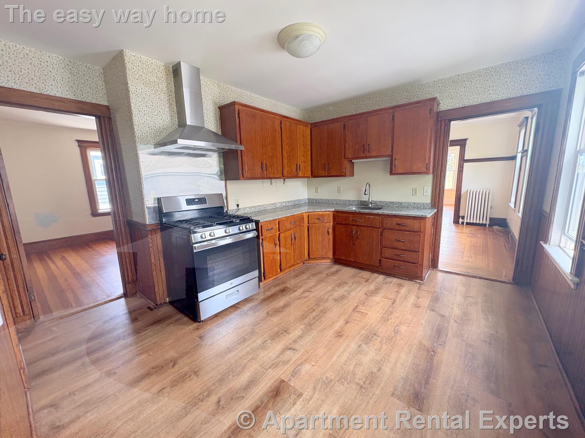 50 Oxford Ave, Belmont Line