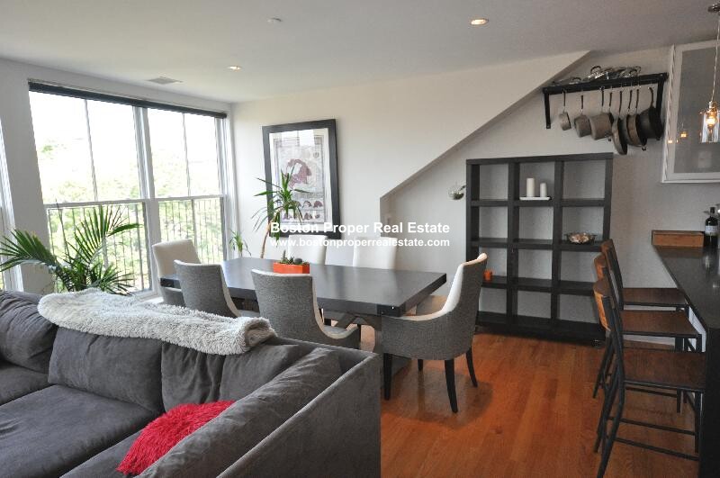 658 Massachusetts Ave, South End