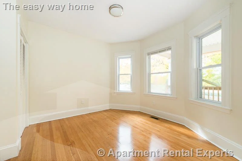 299-301 Alewife Brook Pkwy, Tufts