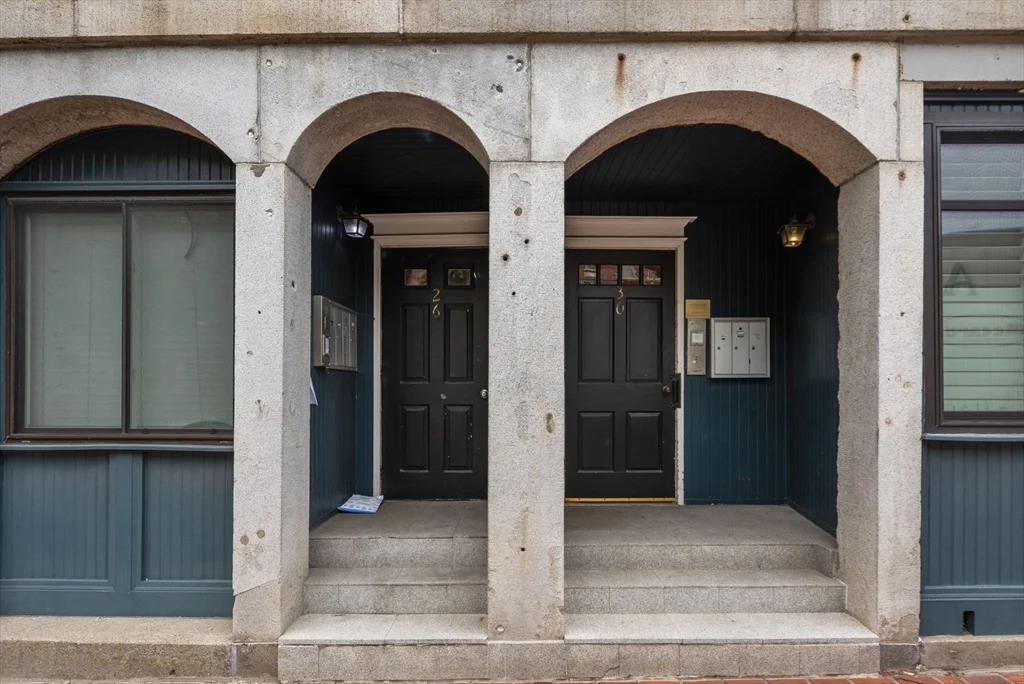30 Main St, Charlestown