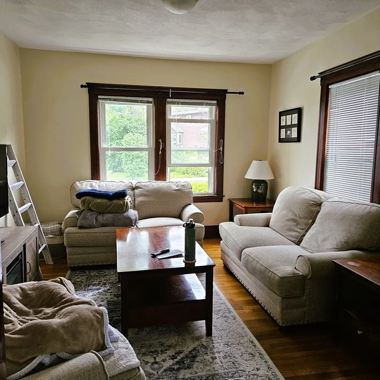 97 Hammond St, Waltham