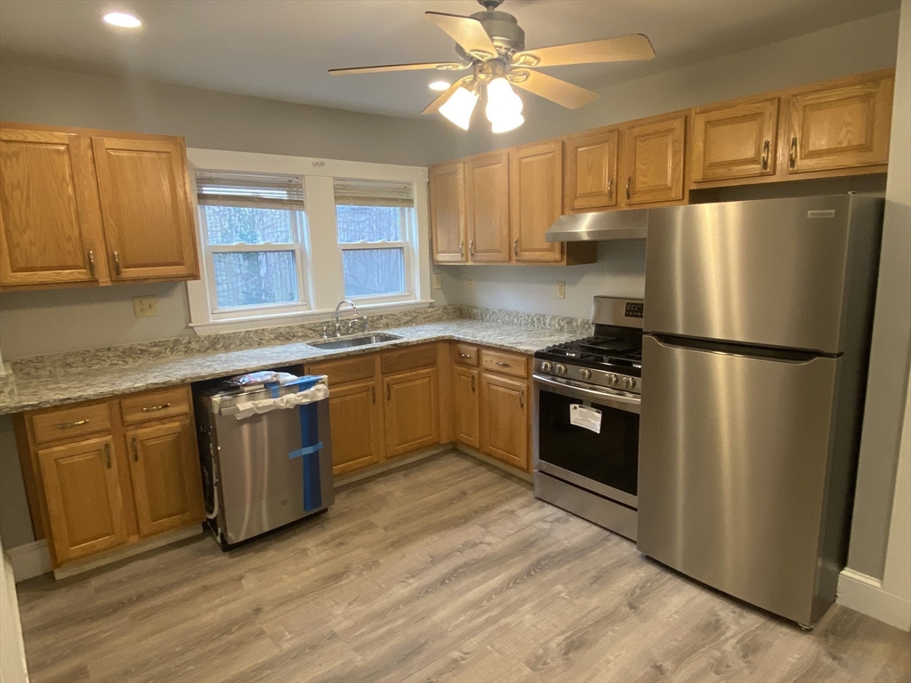 28 Sunset St, Mission Hill