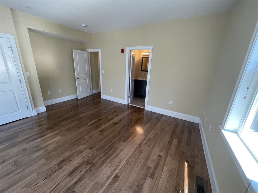 7 Wendell Pl, South Boston