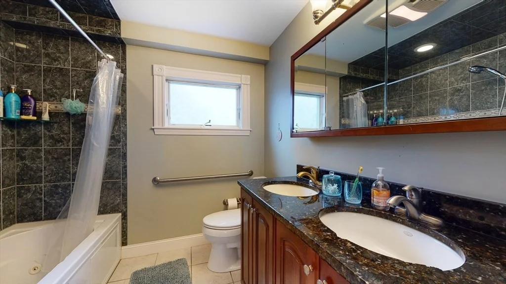 271 River Rd, Winthrop