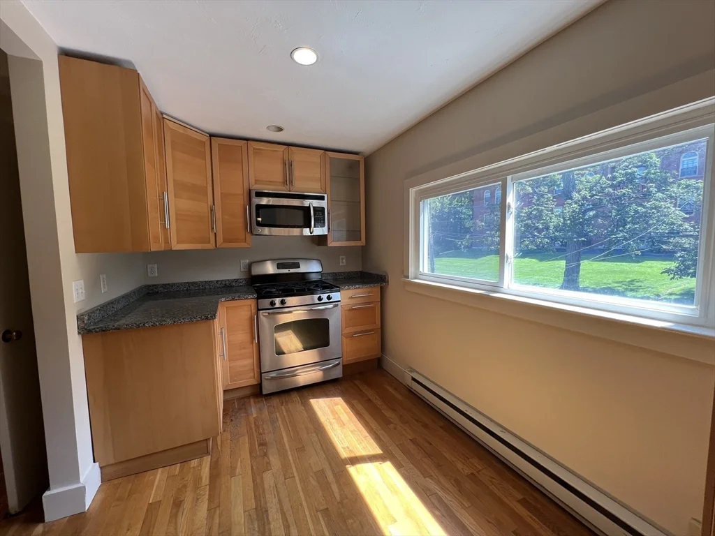 76 Chestnut St, West Newton