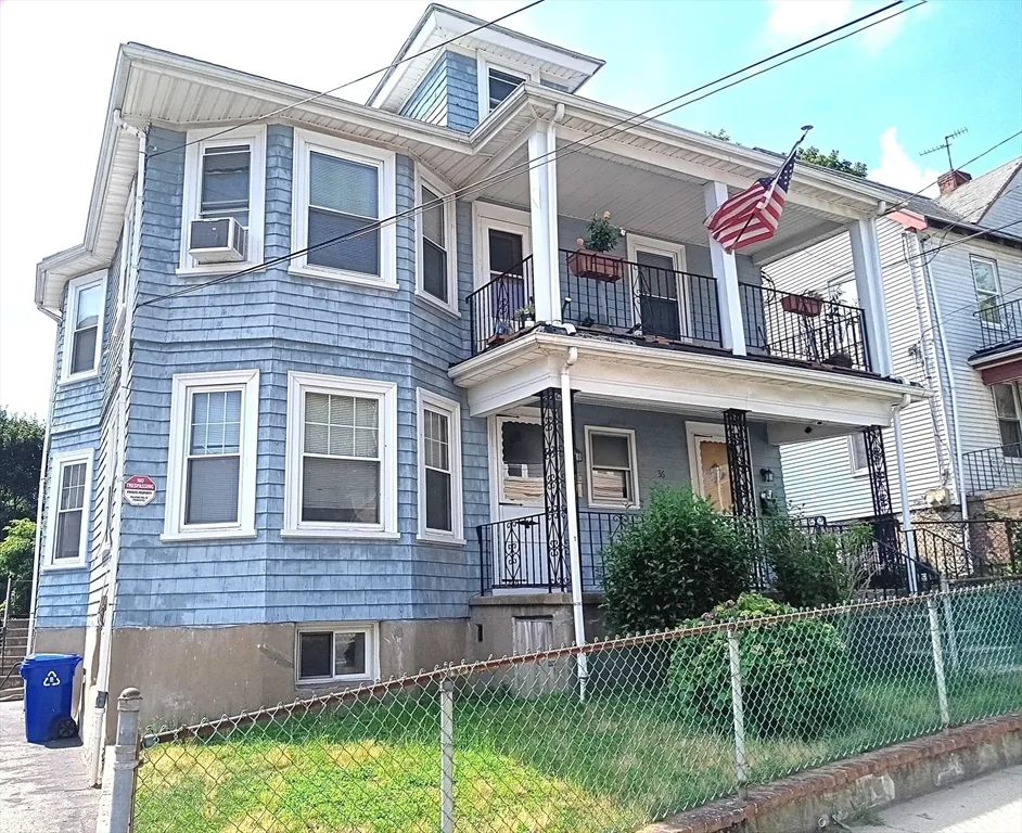 36 Bigelow St, Oak Square