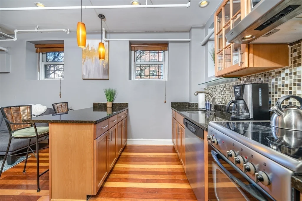 330 Dartmouth St, Back Bay