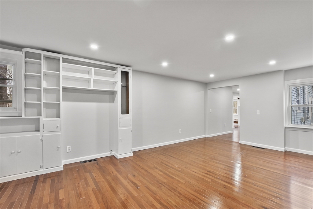 138 Walker Rd, Shirley