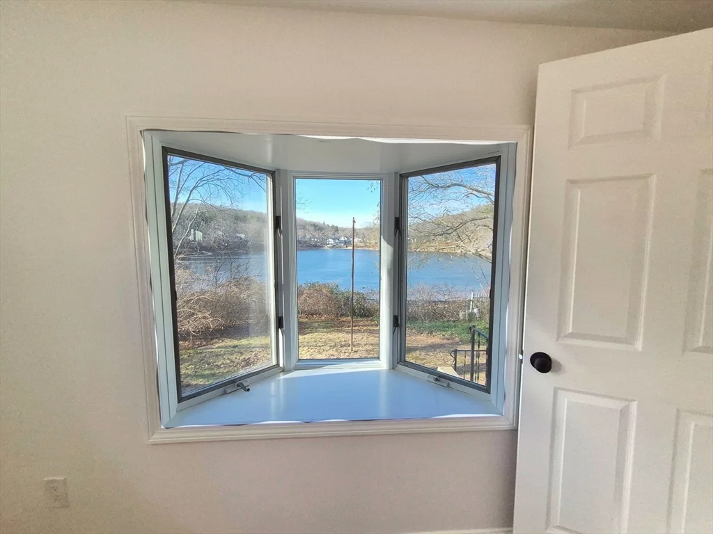 5 Lakeview Ave, Peabody