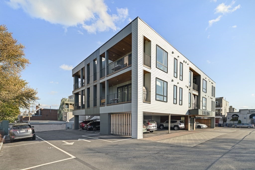 946 Saratgoa, East Boston