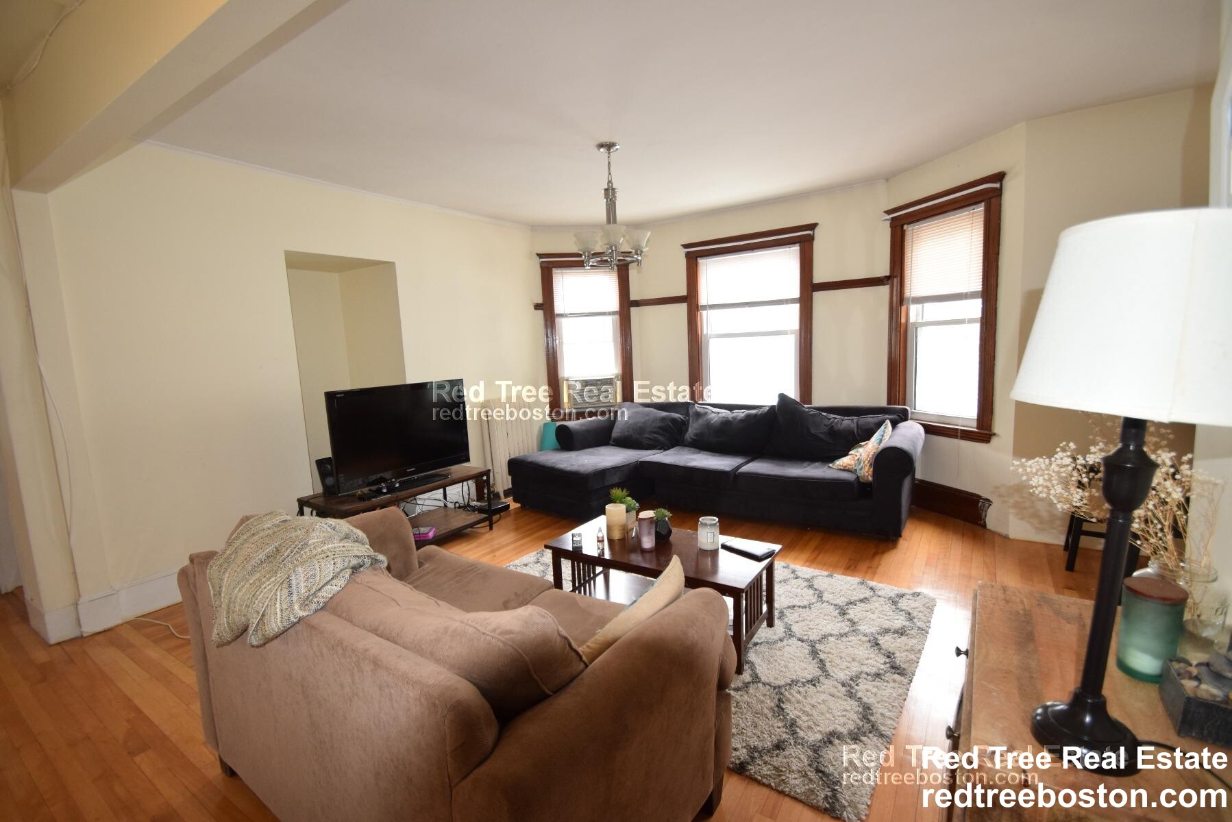 331 Faneuil St, Oak Square