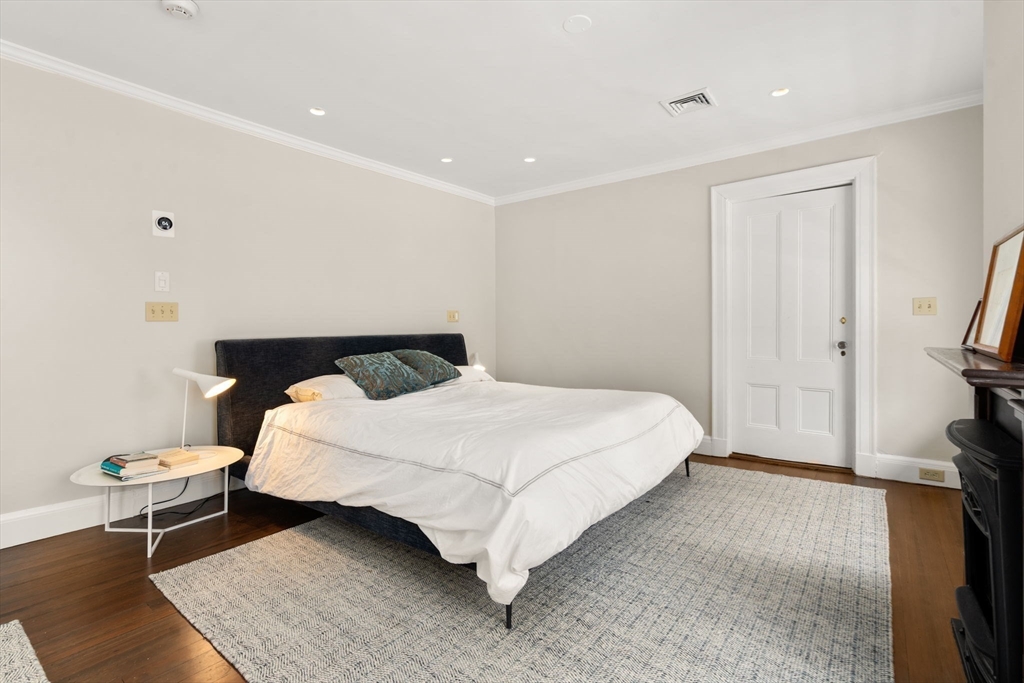 57 Hedge Rd, Brookline