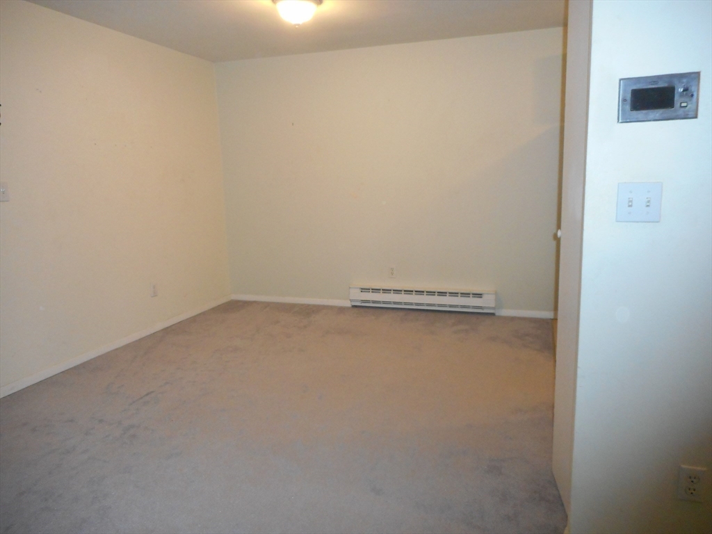 112 Sycamore St, Winter Hill