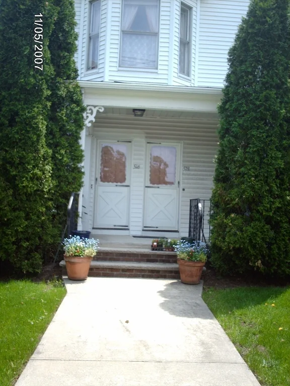 518 Watertertown St, Newton