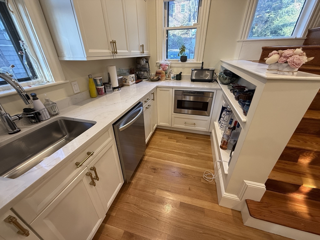 82 Lancaster Ter, Coolidge Corner