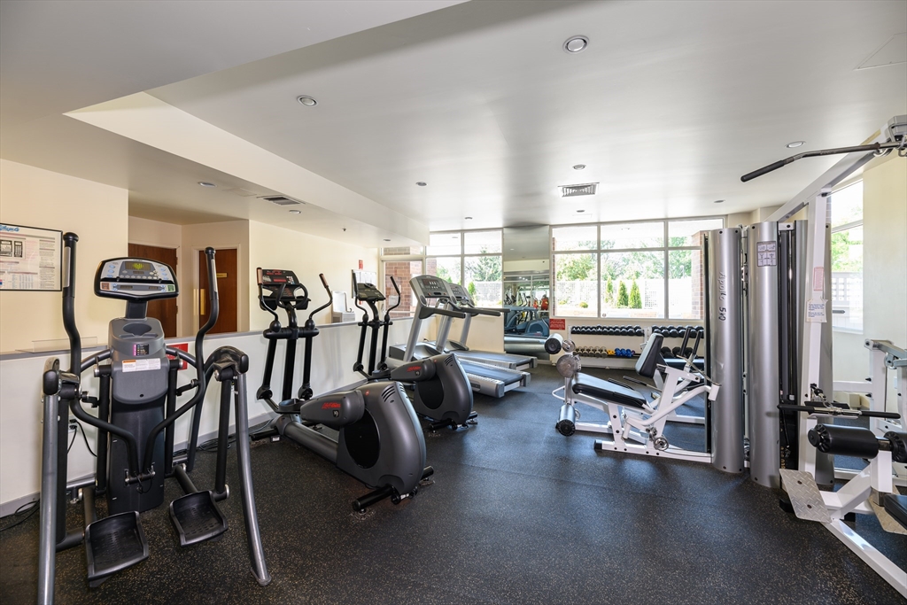 950 Massachusetts Ave, Riverside