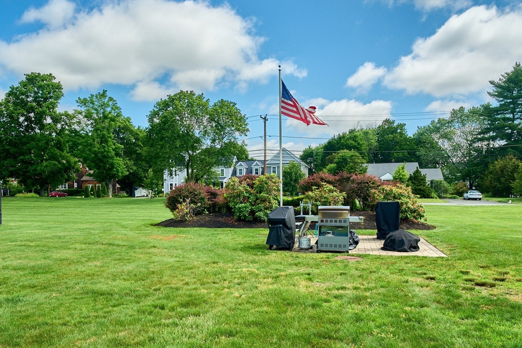 89 Pleasant St, Medfield