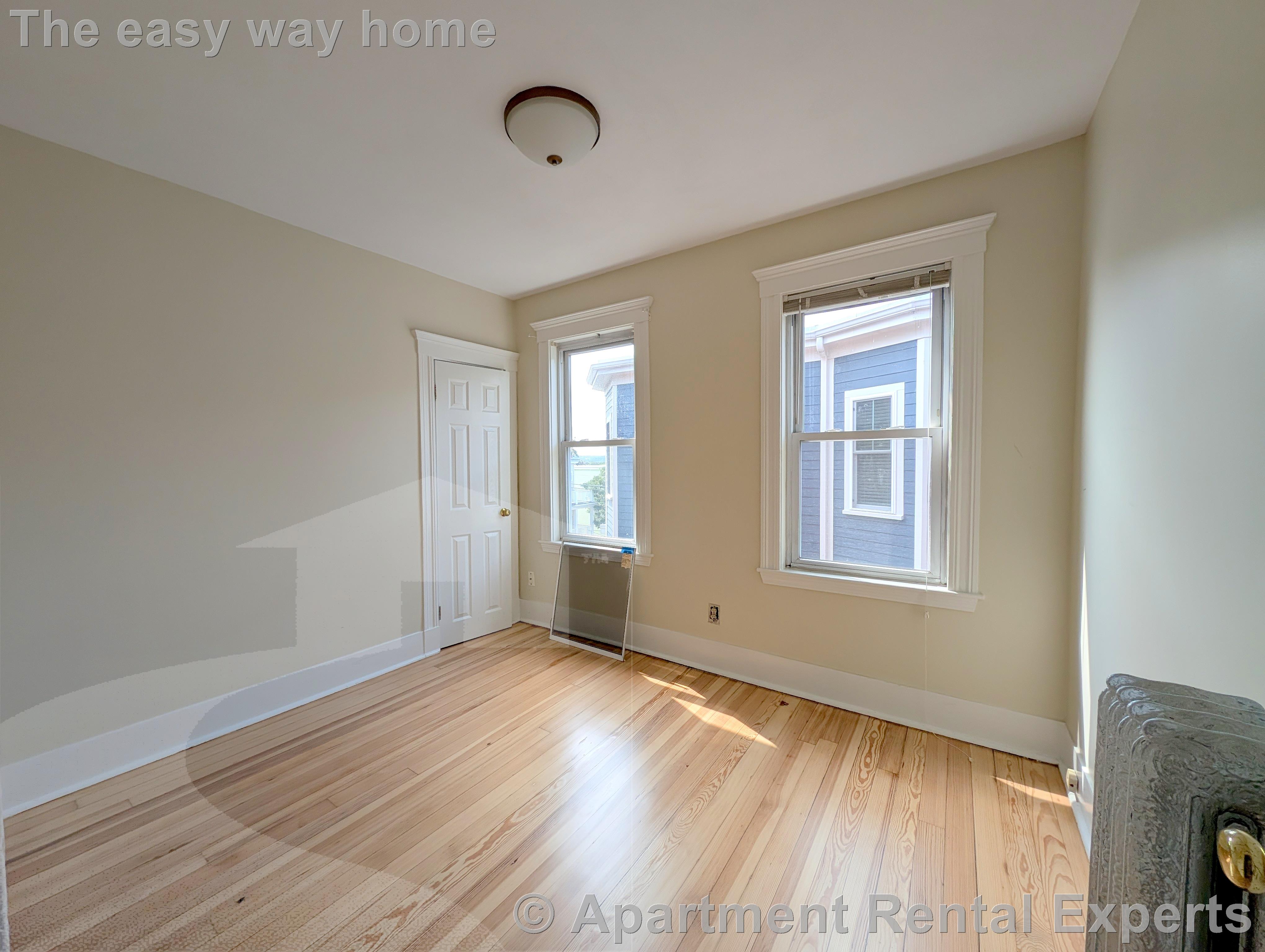 79 Conwell Ave, Tufts