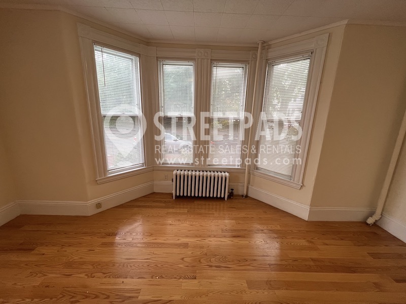 381 Harvard St, Mid-Cambridge