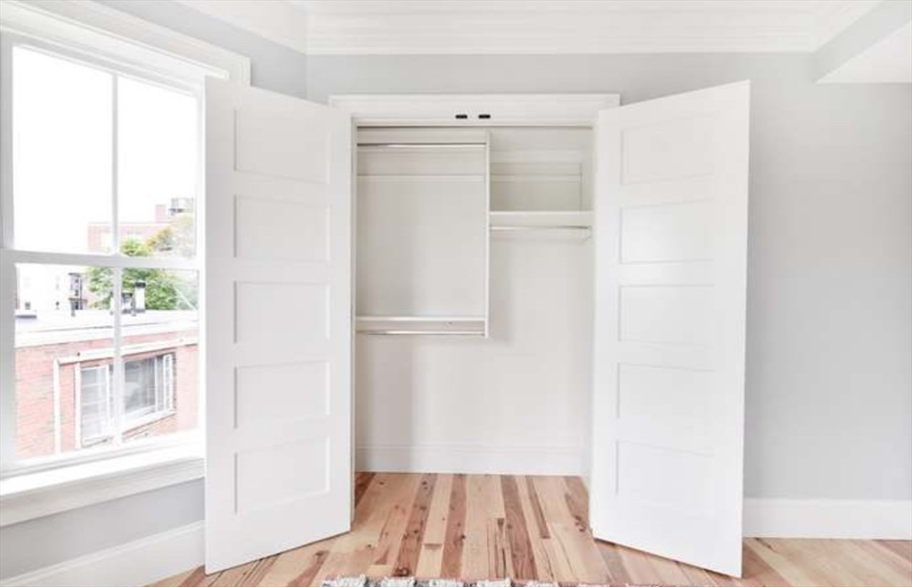 44 Evergreen St, Jamaica Plain