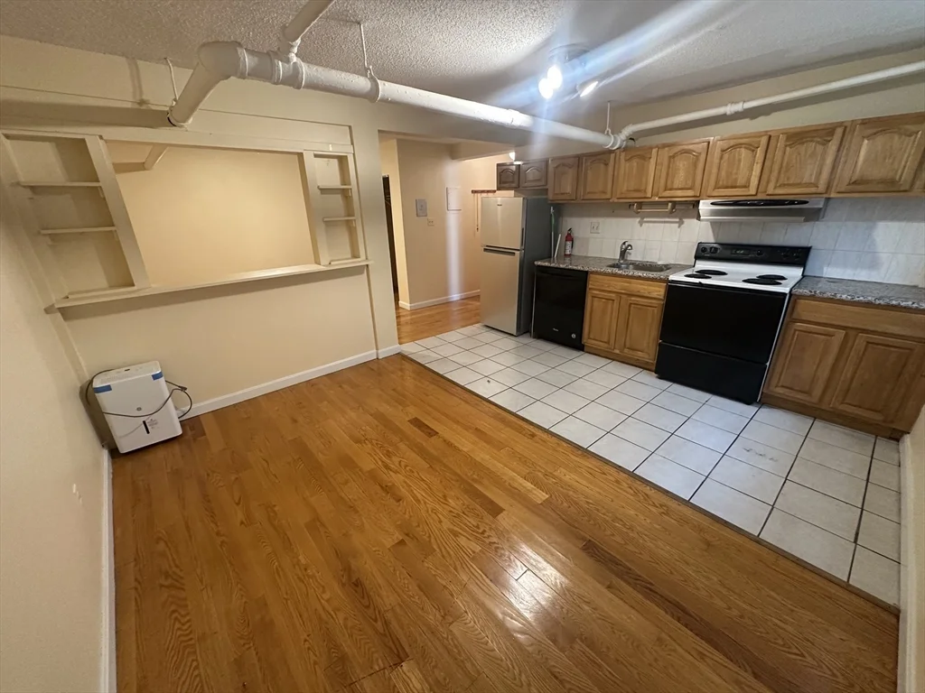 313 Summit Ave, Brighton