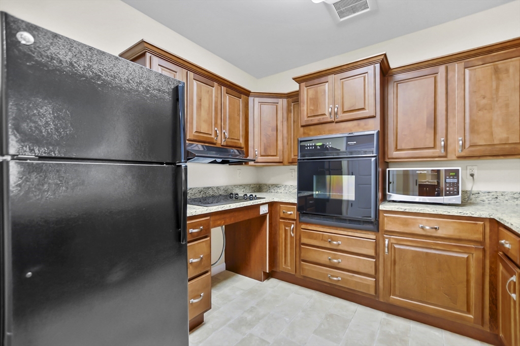 1275 Turnpike St, North Andover