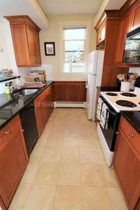 8 Caldwell Ave, Ward Two