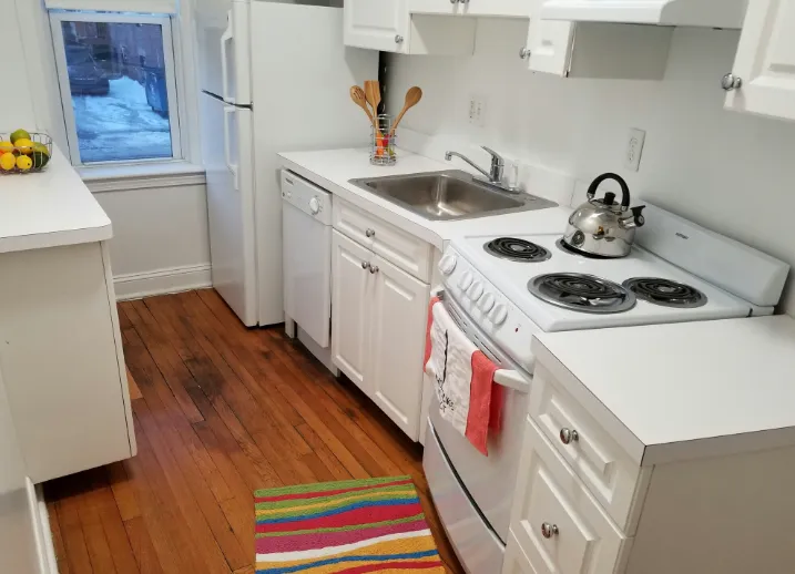 15 Green St, North Brookline