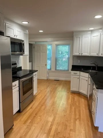 82 Pleasant St, Ayer