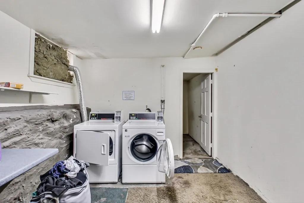 47 Hillside St, Mission Hill