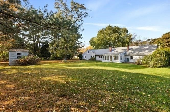 10 Pinegrove, Hingham