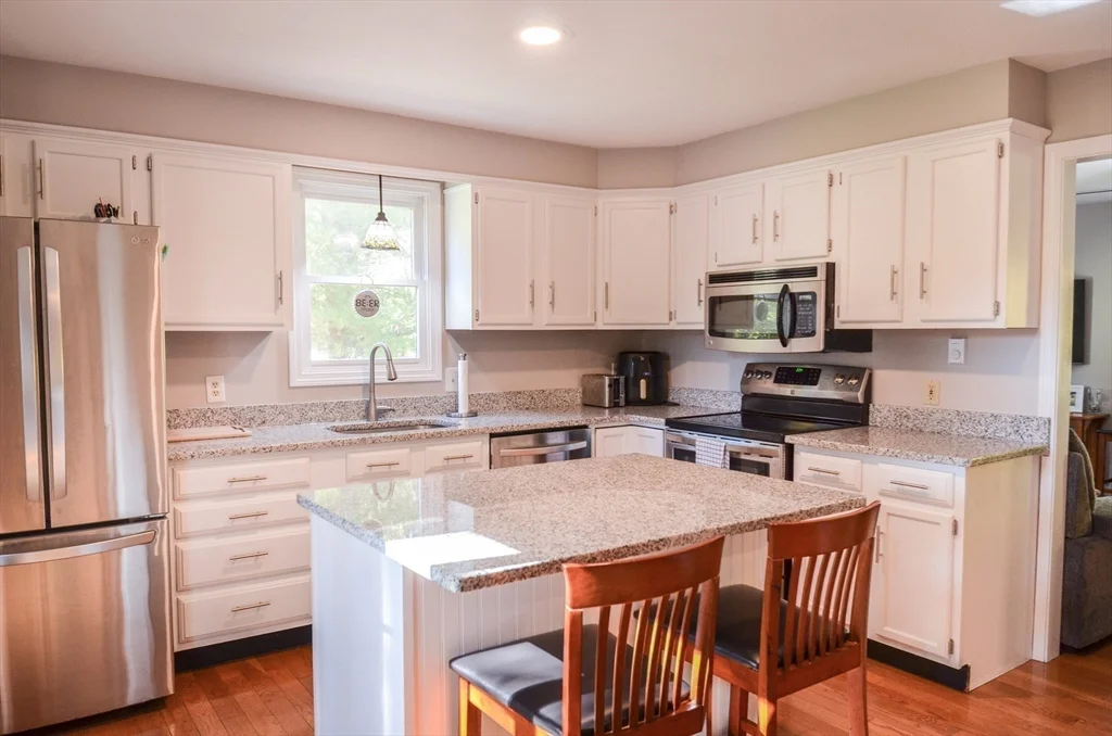 52 Stockton St, Boylston