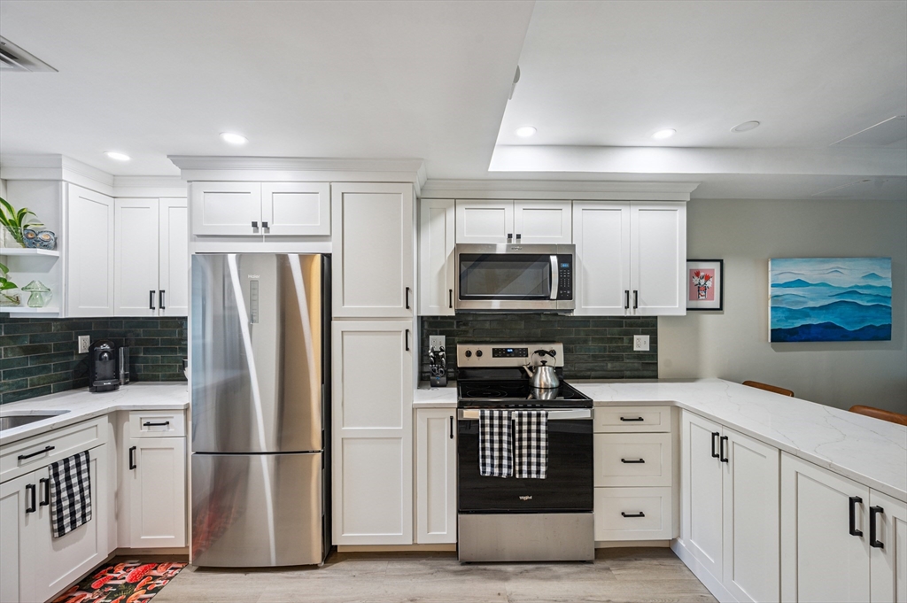 330 Sterling St, West Boylston