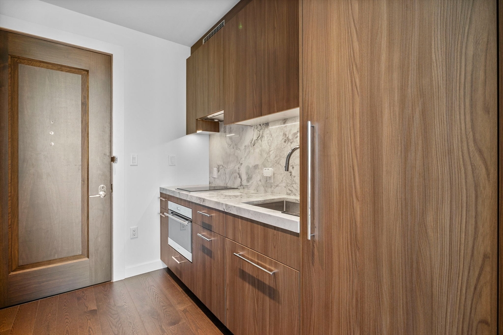 430 Stuart St, Back Bay