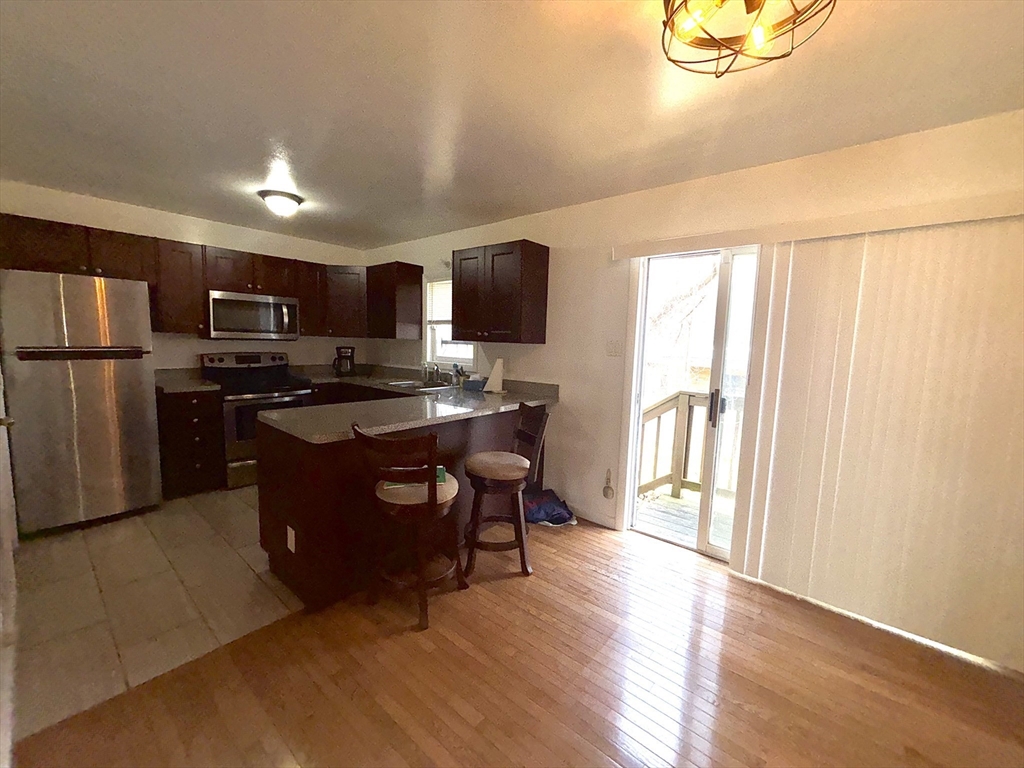 7 Howe Terr, Dorchester