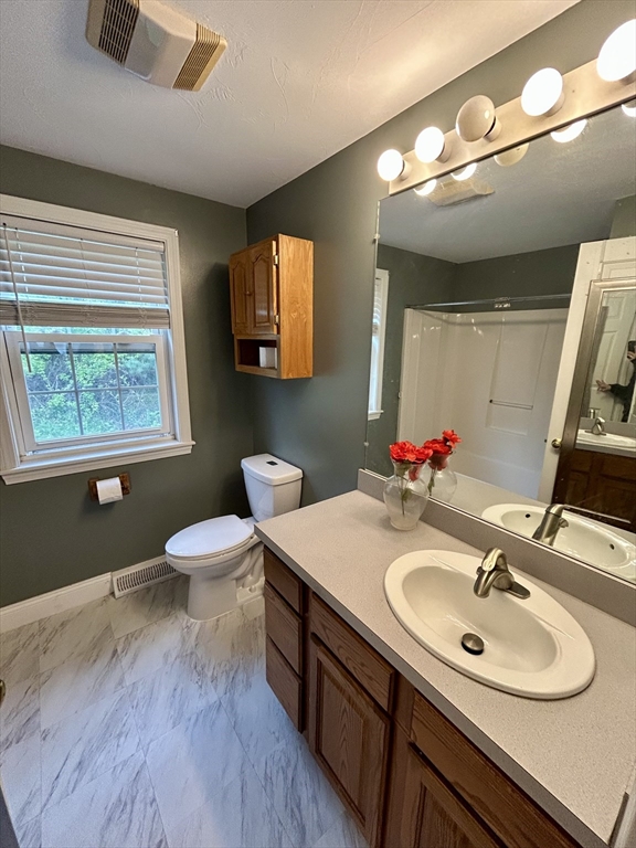 35 Fox Meadow Dr, Worcester