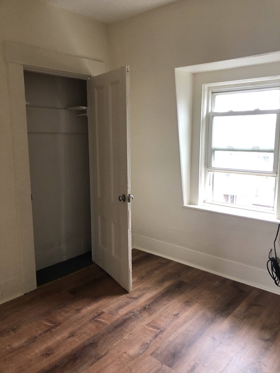 10-12 Maple St, Waltham