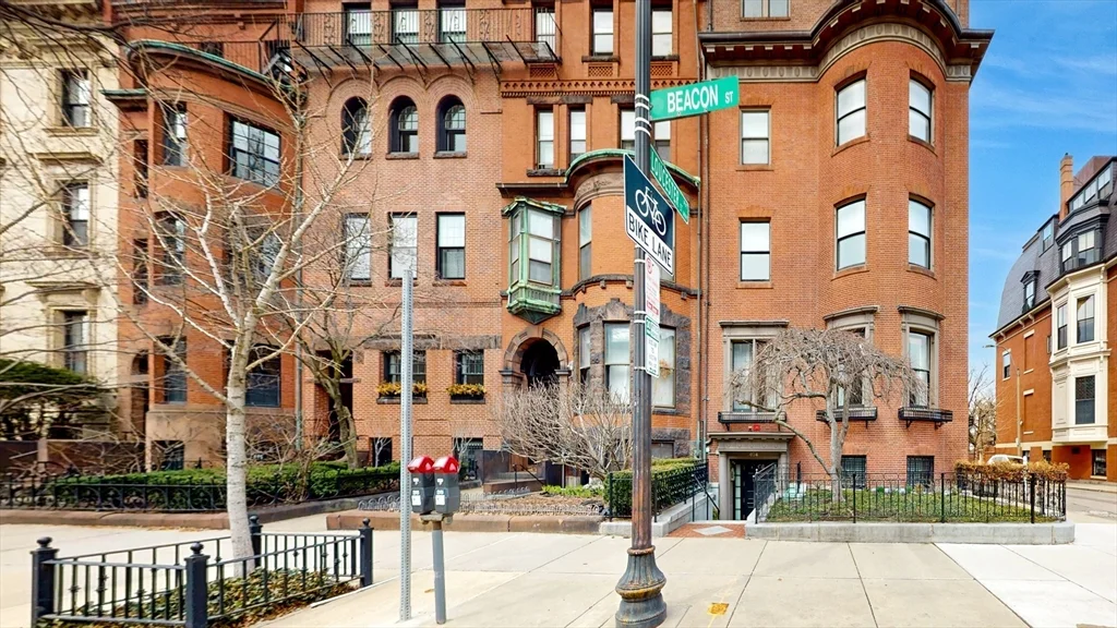 404 Beacon St, Back Bay