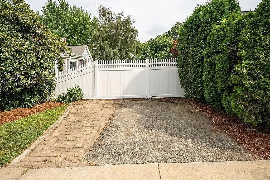 32 Water St, Marlborough