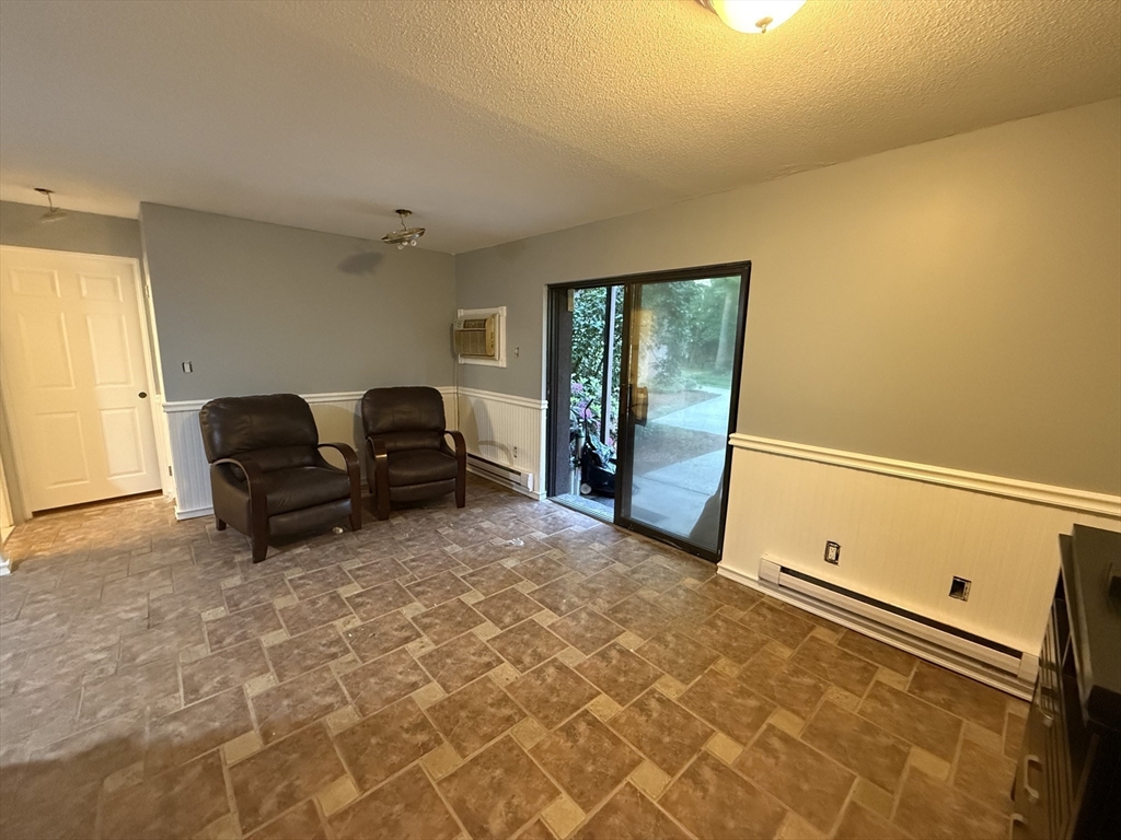 491 W Central St, Franklin