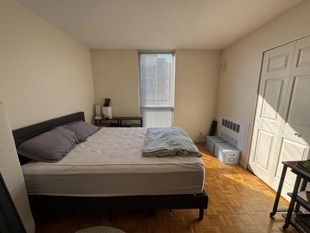 33 Pond Ave, Longwood