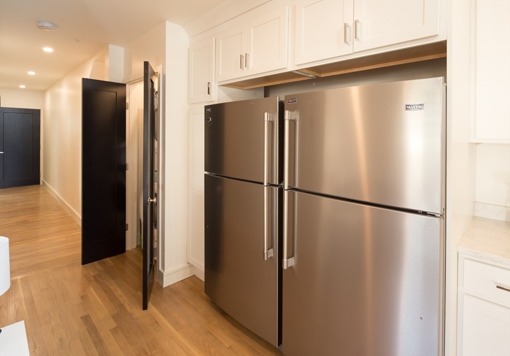 92 Brown St, Waltham