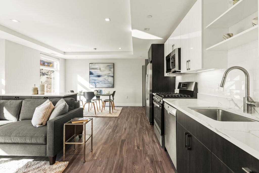 30 Collins Ave, Saugus